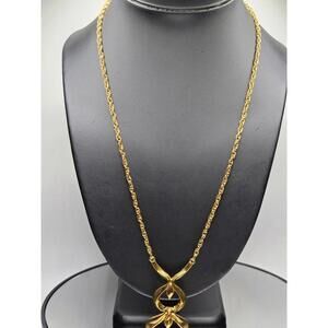 Vintage Crown Trifari Gold Tone Pendant Necklace